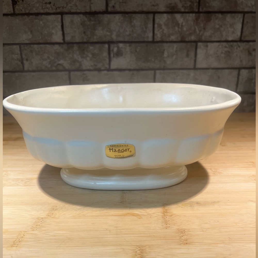 Vintage Haeger Beige Pottery Planter Oval Pedestal Base